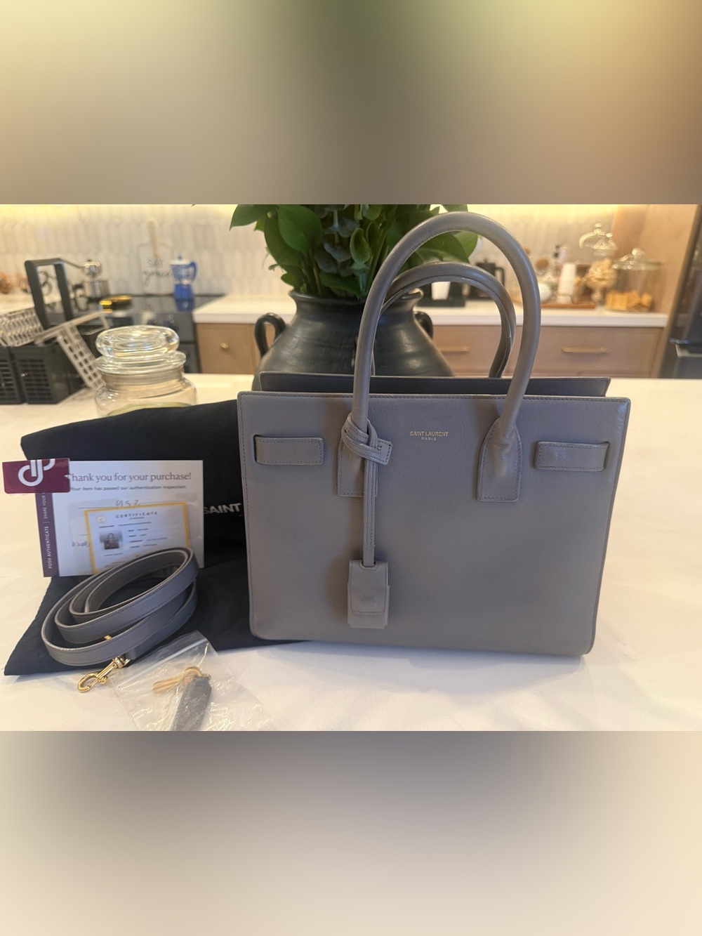 Saint Laurent SAC DE JOUR IN SMOOTH LEATHER – BABY
URBAN GREY